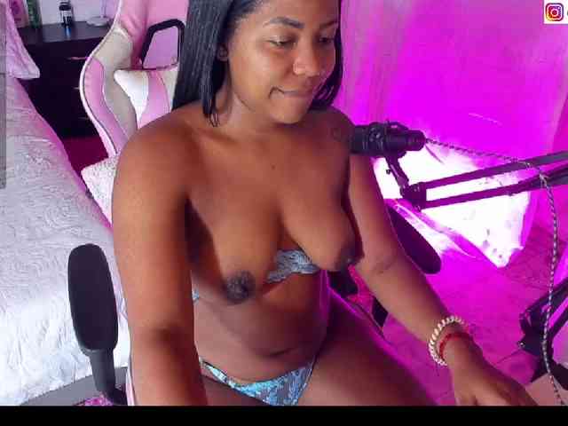 sammypeach webcam