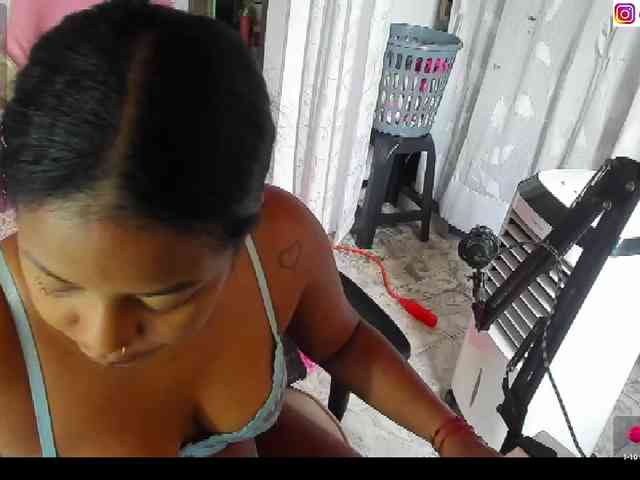 sammypeach webcam
