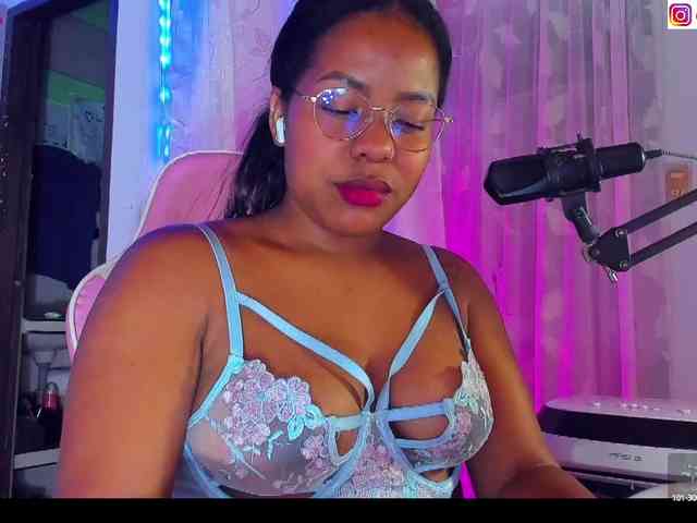 sammypeach webcam