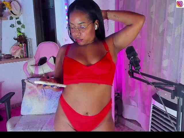 sammypeach webcam