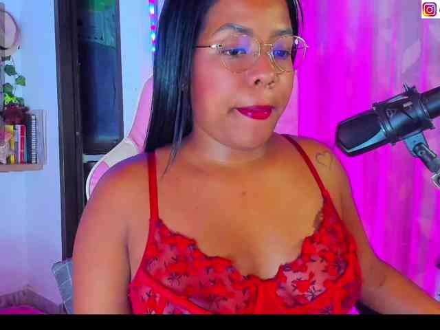 sammypeach webcam