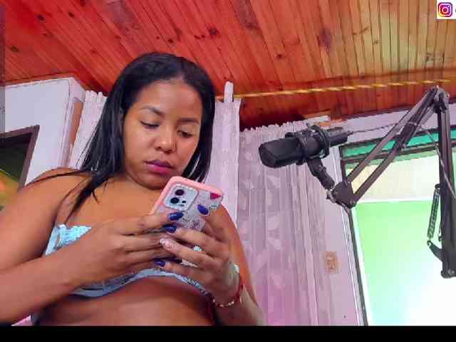 sammypeach webcam