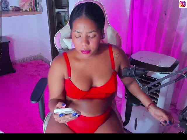 sammypeach webcam