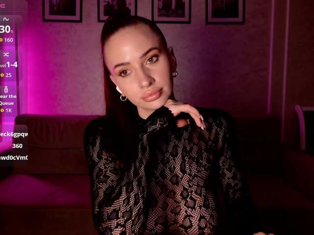 -moon-girl-18 —  I'm watching the camera in private =) prepayment for private is 350 tokens