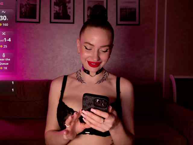 -moon-girl-18 webcam