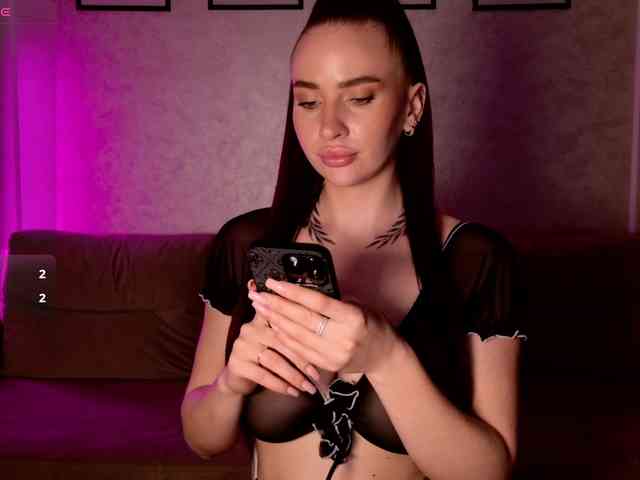 -moon-girl-18 webcam