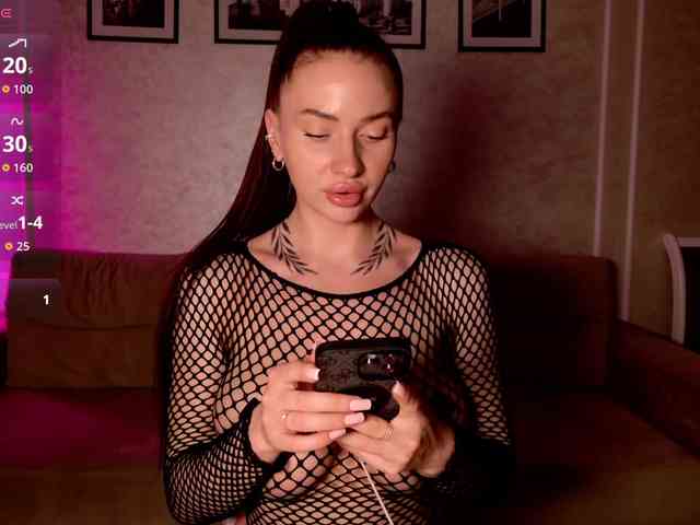 -moon-girl-18 webcam