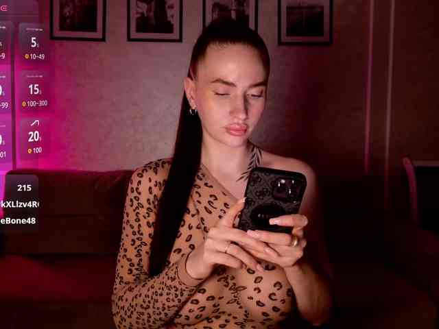 -moon-girl-18 Live Webcam on BongaCams