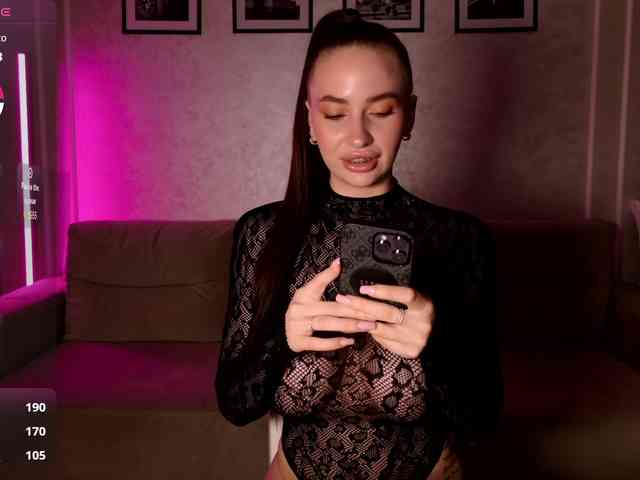 -moon-girl-18 webcam