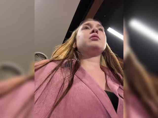 purplewife Live Webcam on BongaCams