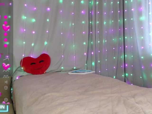 DaddysSluttyGirl's BongaCams show and profile