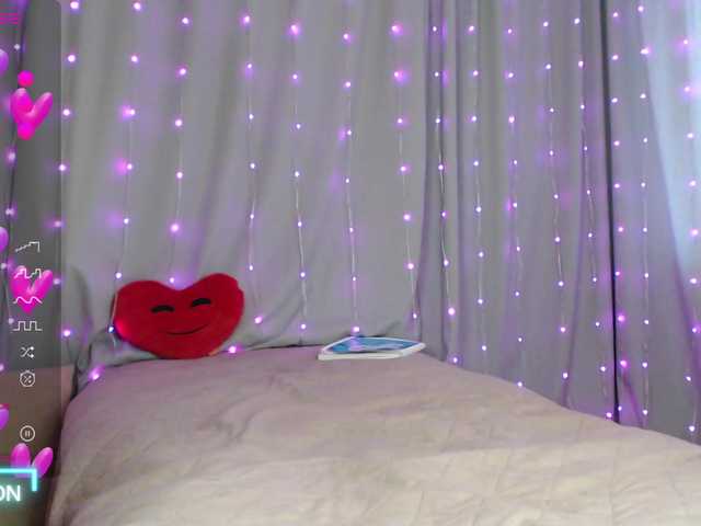 DaddysSluttyGirl webcam