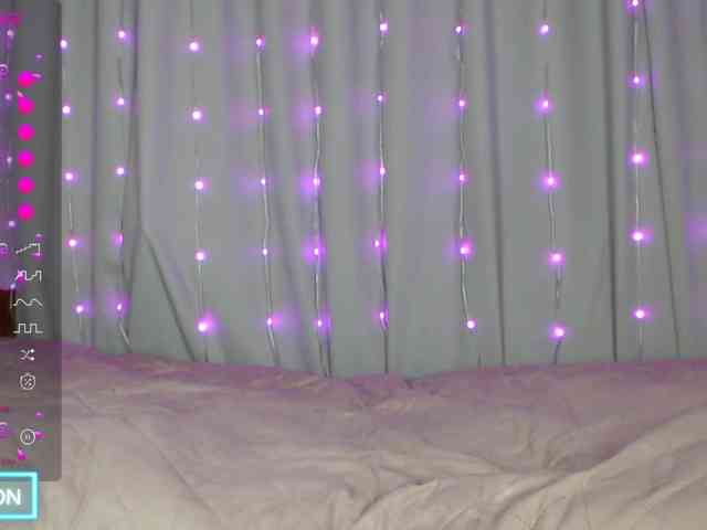 DaddysSluttyGirl webcam