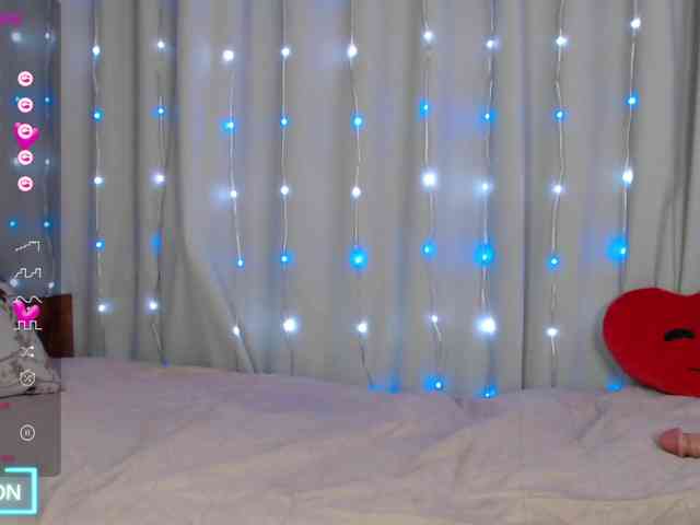 DaddysSluttyGirl webcam