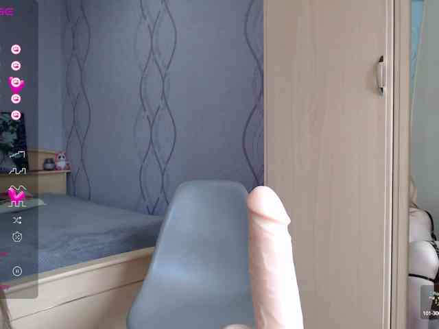 DaddysSluttyGirl webcam