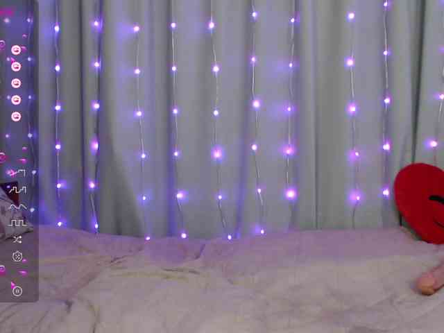 DaddysSluttyGirl webcam
