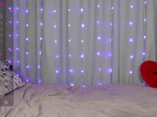 DaddysSluttyGirl webcam