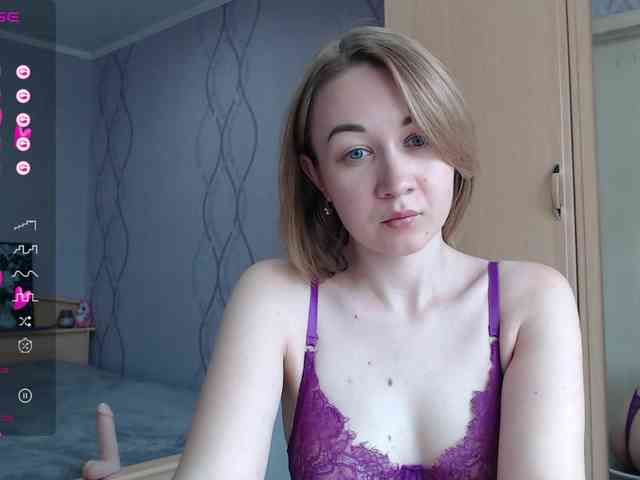 DaddysSluttyGirl webcam