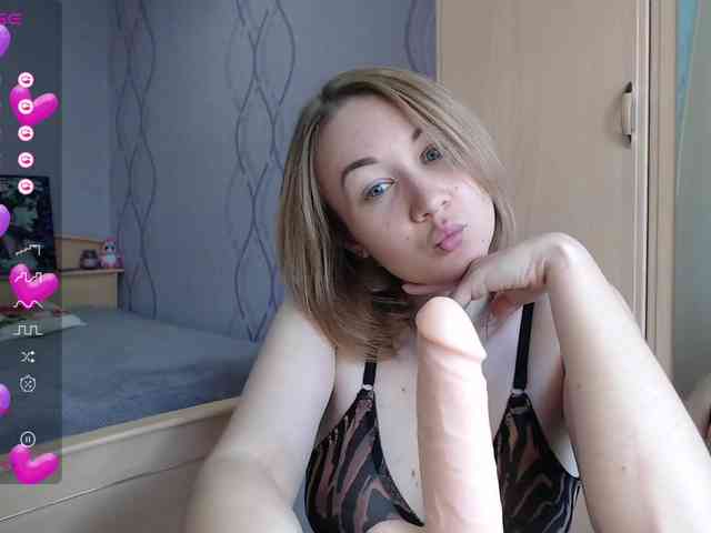 DaddysSluttyGirl webcam