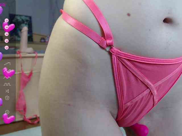 DaddysSluttyGirl webcam