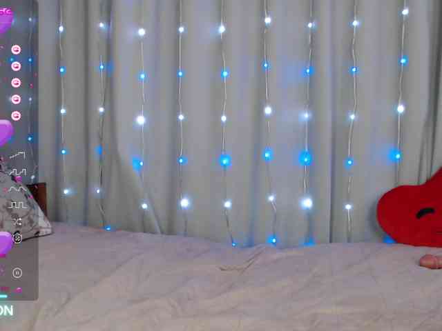 DaddysSluttyGirl webcam