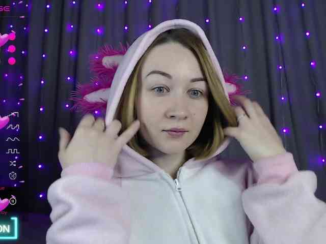 DaddysSluttyGirl webcam