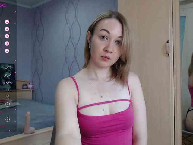 DaddysSluttyGirl webcam