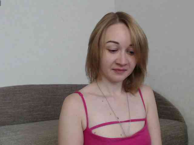 DaddysSluttyGirl webcam