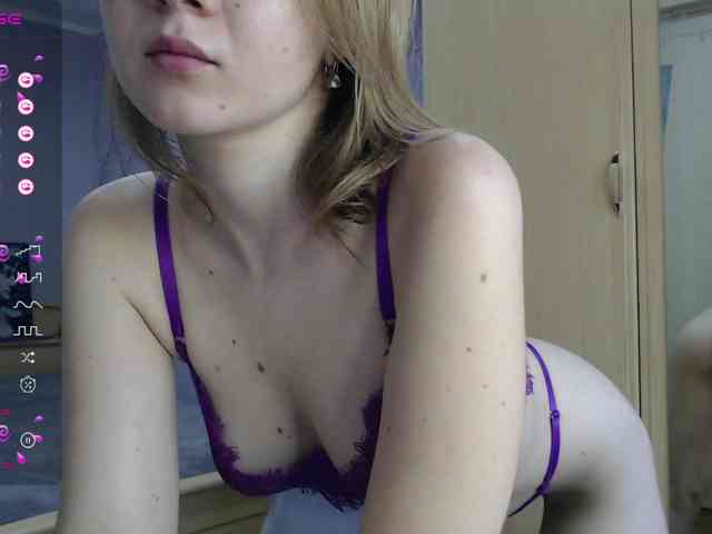 DaddysSluttyGirl webcam