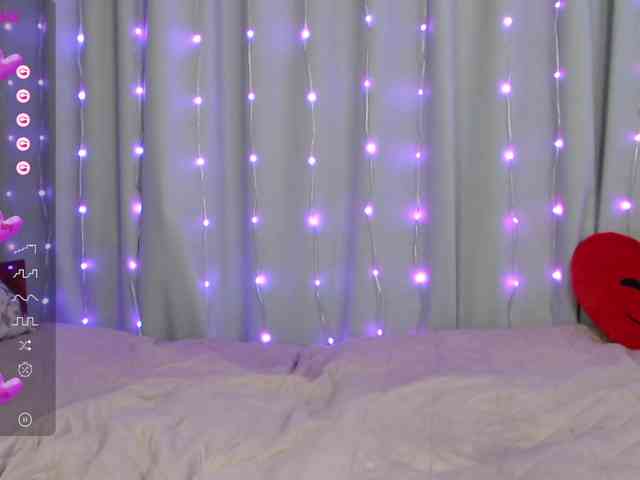 DaddysSluttyGirl webcam
