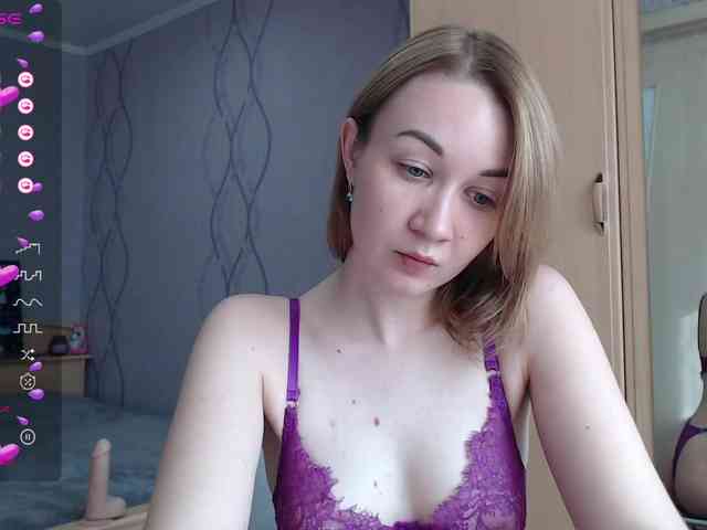 DaddysSluttyGirl webcam