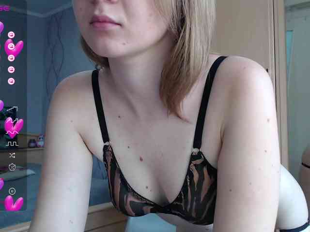 DaddysSluttyGirl webcam
