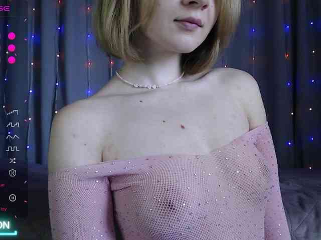 DaddysSluttyGirl webcam