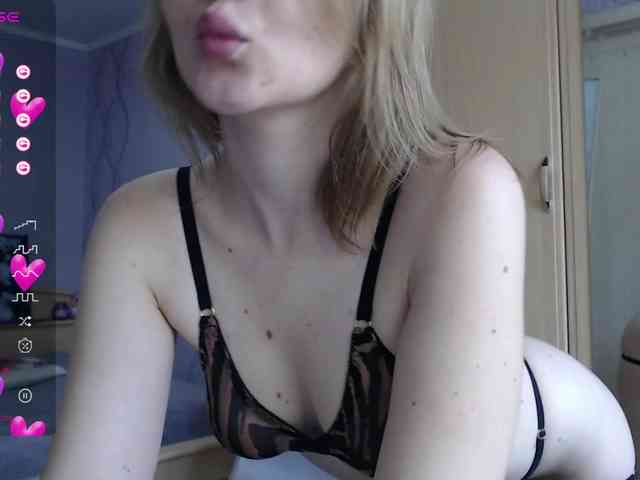 DaddysSluttyGirl webcam