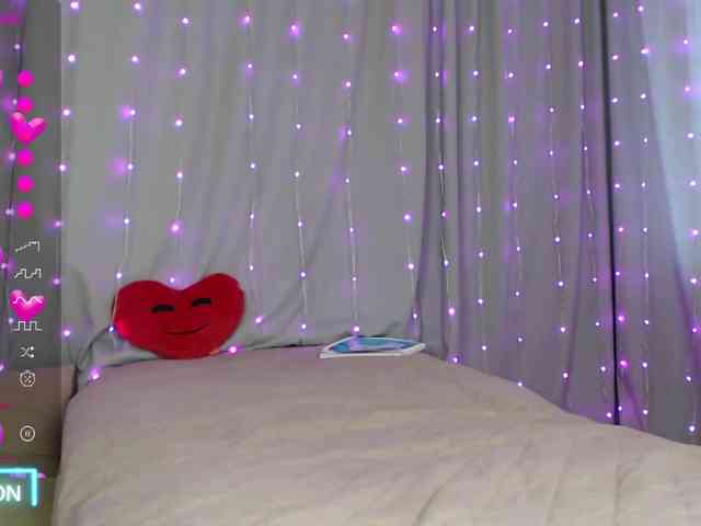 DaddysSluttyGirl webcam