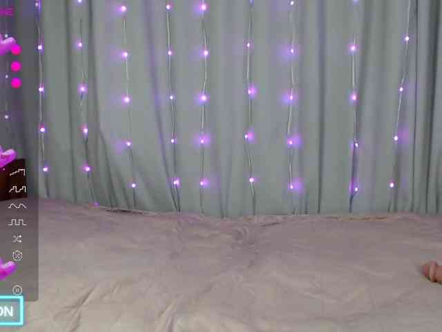 DaddysSluttyGirl webcam