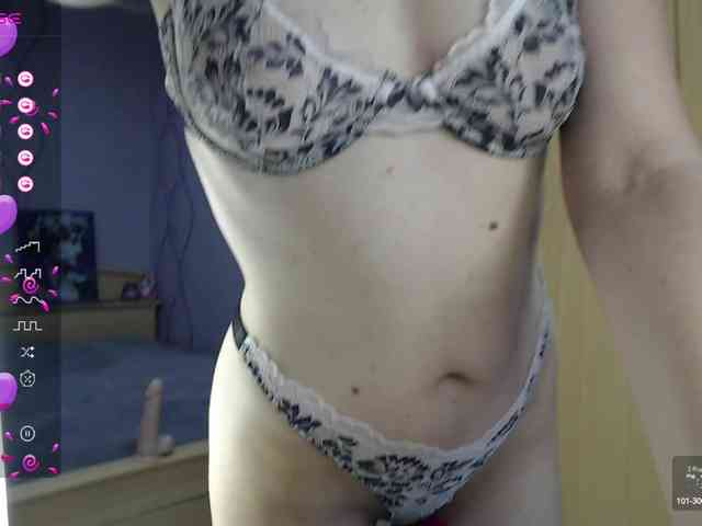 DaddysSluttyGirl webcam