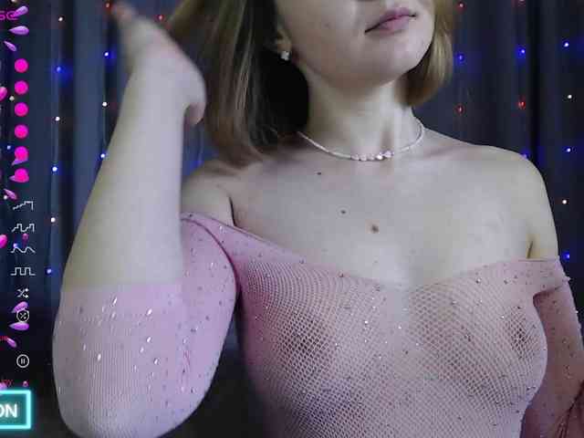 DaddysSluttyGirl webcam