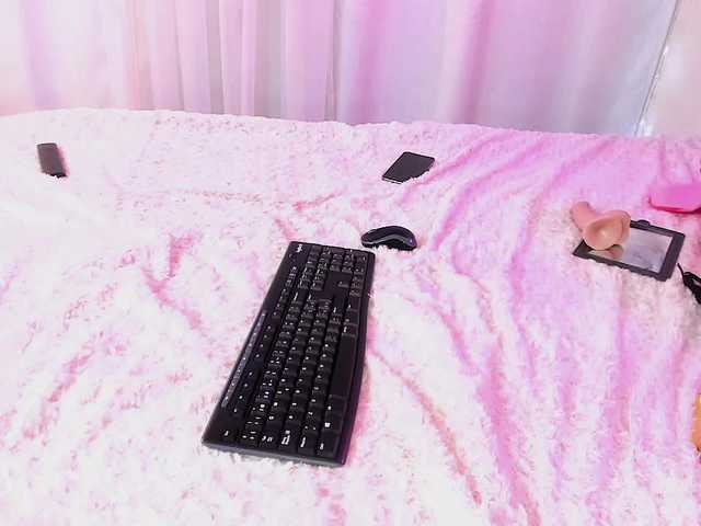 KloeFernandez's BongaCams show and profile