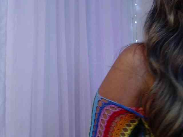 KloeFernandez webcam