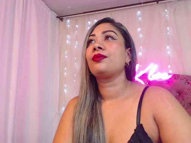 KloeFernandez webcam