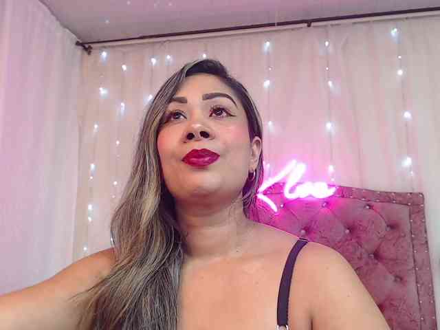 KloeFernandez webcam