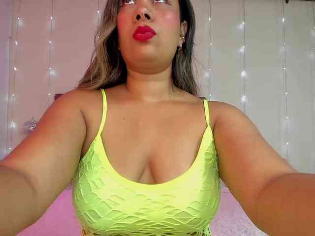 KloeFernandez webcam