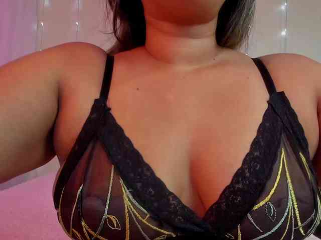 KloeFernandez webcam