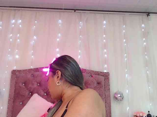 KloeFernandez webcam