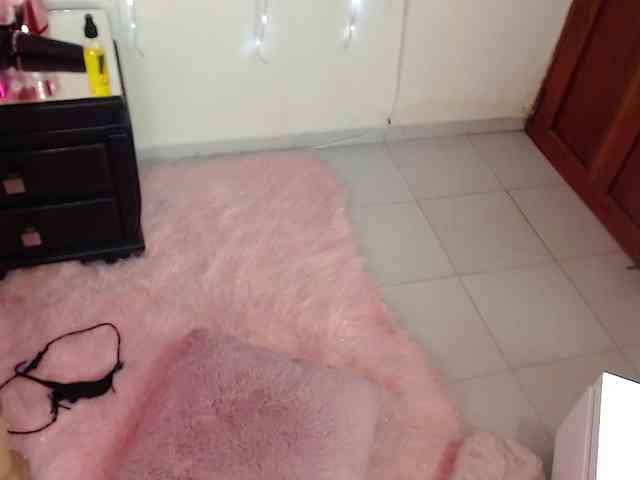 KloeFernandez webcam