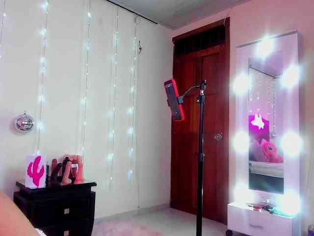 KloeFernandez webcam