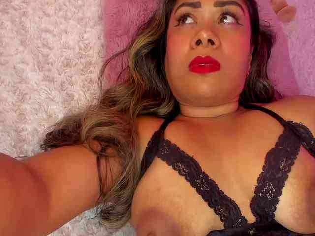 KloeFernandez webcam