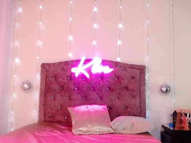 KloeFernandez webcam