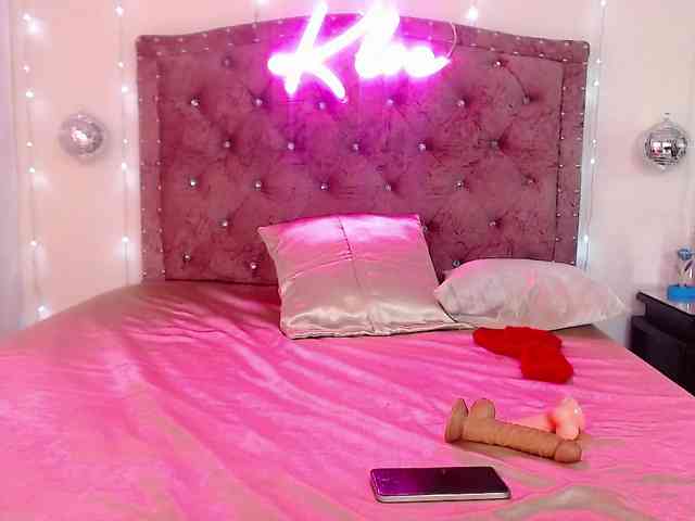 KloeFernandez webcam